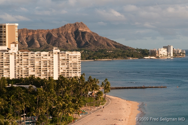 20091031_172509 D300.jpg - Diamond Head and Waikiki Beach